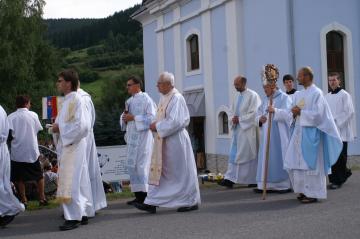 Príchod kňazov a biskupa Príchod kňazov a biskupa