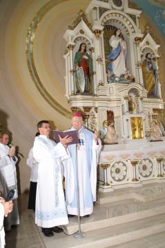 Začiatok slávnostnej liturgie Začiatok slávnostnej liturgie