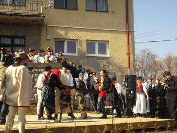 súťaž v rezaní dreva - folkloristi
súťaž v rezaní dreva - folkloristi