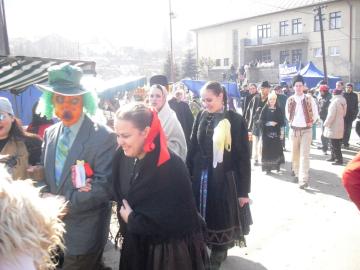 sprievod masiek obcou sprievod masiek obcou